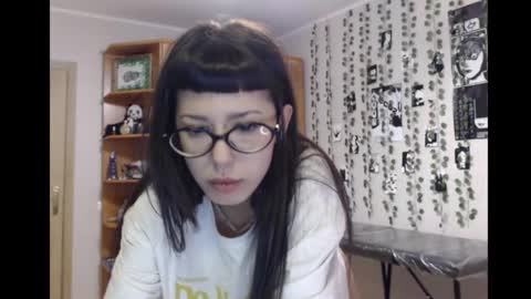 Snapshot of wavy_nights chatting on November 14, 7:45 pm Mina online show from November 14, 7:45 pm