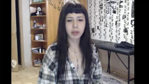 Snapshot of wavy_nights chatting on December 2, 7:42 pm Mina online show from December 2, 7:42 pm