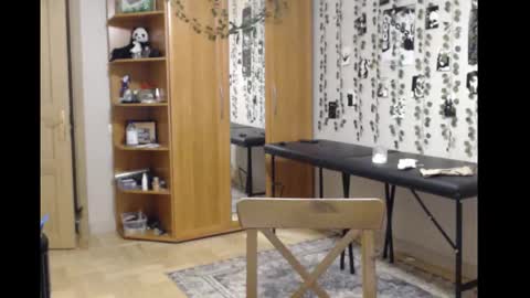 Snapshot of wavy_nights chatting on December 4, 12:42 am Mina online show from December 4, 12:42 am