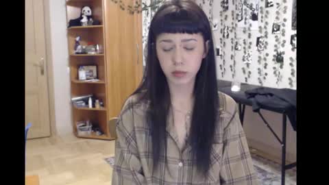 Snapshot of wavy_nights chatting on December 4, 9:23 pm Mina online show from December 4, 9:23 pm