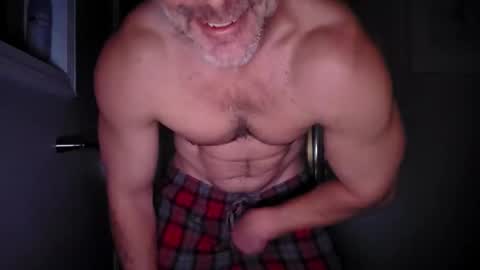 waynekent80 online show from January 11, 6:51 am