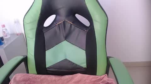 Trixie 3 online show from April 12, 7:52 pm