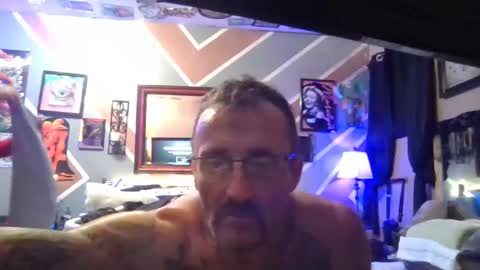 Snapshot of we_r_freaks chatting on February 5, 2:38 am we_r_freaks online show from February 5, 2:38 am