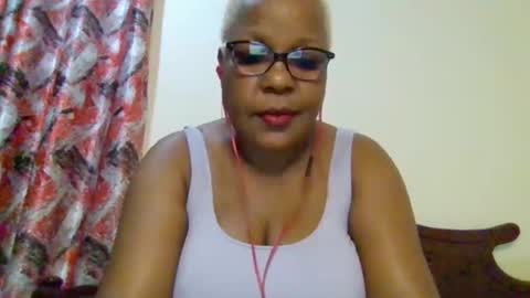 weaverbird25 online show from February 23, 9:23 pm