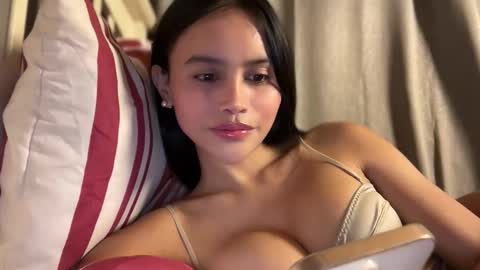 Maggie online show from November 4, 4:06 pm