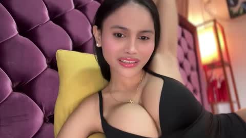 Maggie online show from April 22, 3:57 pm