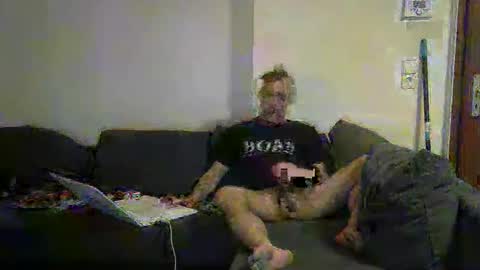 Snapshot of weberbenny chatting on May 1, 2:16 am weberbenny online show from May 1, 2:16 am