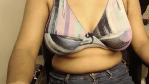 Snapshot of webshowxxx chatting on November 23, 4:18 pm mina online show from November 23, 4:18 pm