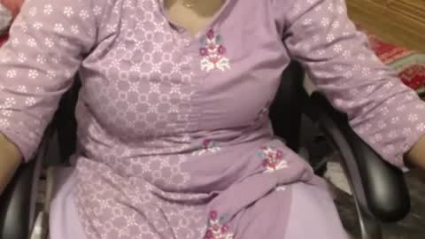 mina online show from August 7, 10:06 am