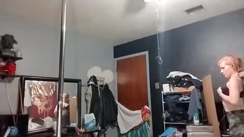 Snapshot of wednesdaywetty22 chatting on December 4, 6:00 am Marie Lynn online show from December 4, 6:00 am