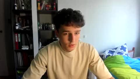 wee_willy_winky online show from May 23, 12:09 pm