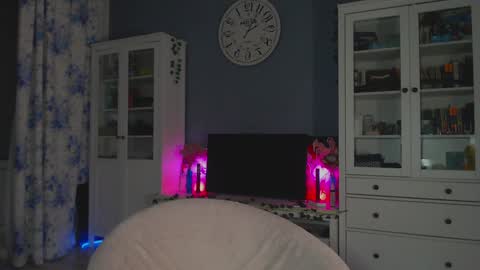  moon  online show from January 16, 4:39 pm