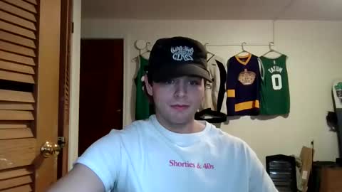 weenskir online show from April 16, 7:58 pm