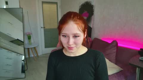 Snapshot of weisser_moon chatting on February 19, 5:25 am Weisser moon online show from February 19, 5:25 am