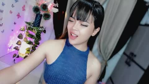 Hi Im LOVIE Please dont forget to follow and thumbs up me online show from April 10, 9:30 pm