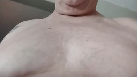 Snapshot of welldny chatting on December 15, 6:01 pm welldny online show from December 15, 6:01 pm