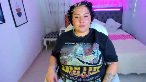 wen_jones online show from March 21, 8:23 pm