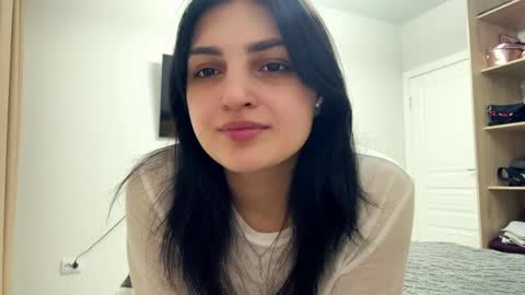 Kiki online show from April 8, 7:14 pm