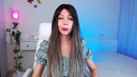 Wendi Foster online show from January 17, 10:01 pm