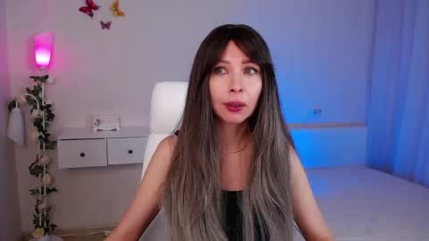 Wendi Foster online show from February 26, 7:16 pm