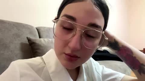 Anna online show from April 16, 2:07 pm