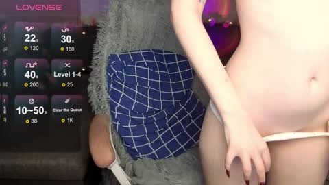 Snapshot of wendy_228 chatting on February 26, 1:37 am Wendy online show from February 26, 1:37 am