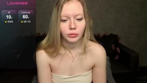 Snapshot of wendy_228 chatting on March 2, 1:08 am Wendy online show from March 2, 1:08 am