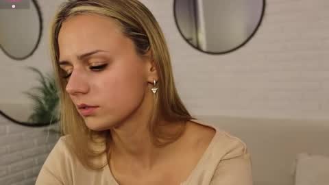 Im Wendy online show from April 16, 9:39 pm