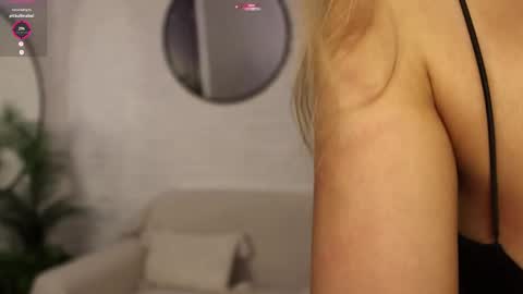 Im Wendy online show from April 17, 9:07 pm