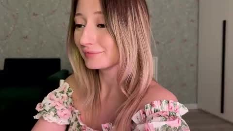 Daisy    online show from November 7, 5:46 pm