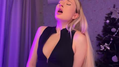 Daisy    online show from January 16, 10:36 pm