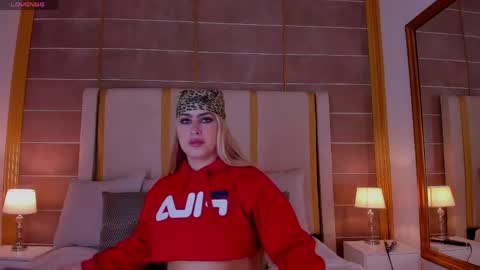 Wen fox  online show from March 13, 11:39 am