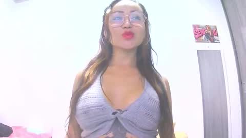 TaTis online show from March 18, 2:09 pm