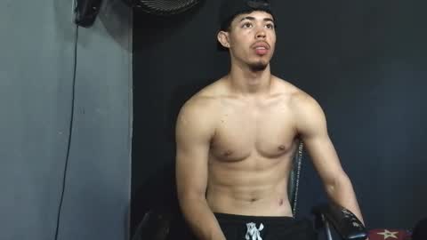 wesley_77 online show from March 3, 6:36 pm