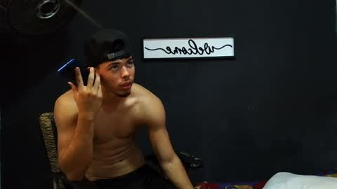 wesley_77 online show from May 20, 8:04 pm