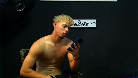 wesley_77 online show from May 23, 10:36 pm