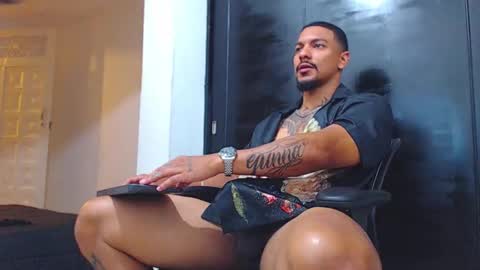 Wesley Rogger online show from October 12, 7:24 pm