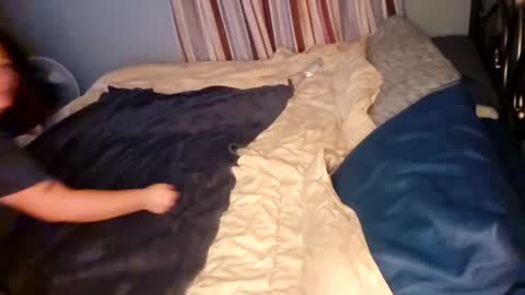 Snapshot of westend563 chatting on September 25, 3:10 am westend563 online show from September 25, 3:10 am