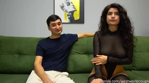 Snapshot of westworldcouple chatting on November 4, 8:13 am SILVIA and HUGS ------------ online show from November 4, 8:13 am