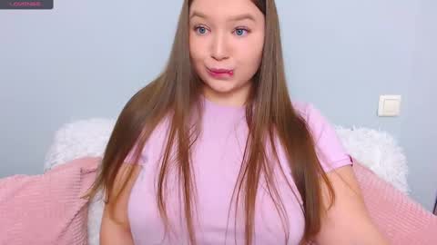 molly online show from March 4, 8:38 pm