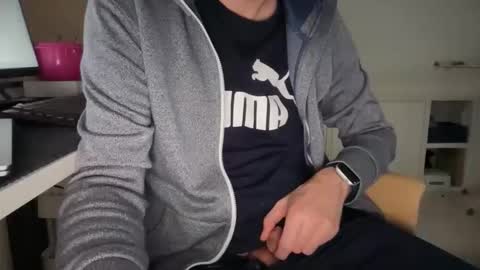 wet_adidasboy online show from December 4, 8:23 am