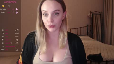 Snapshot of wet_lana chatting on March 11, 4:29 pm Lana online show from March 11, 4:29 pm