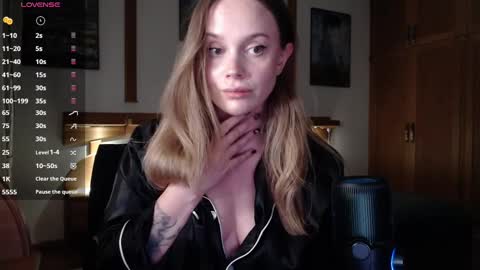 Lana online show from October 9, 6:06 pm