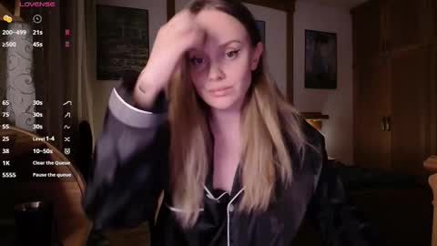 Snapshot of wet_lana chatting on October 22, 6:29 pm Lana online show from October 22, 6:29 pm