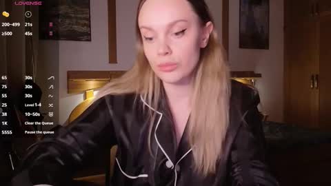 Snapshot of wet_lana chatting on October 24, 6:59 pm Lana online show from October 24, 6:59 pm