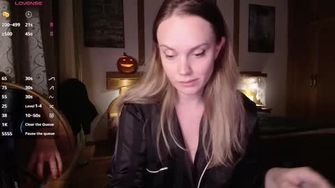 Snapshot of wet_lana chatting on October 27, 8:13 pm Lana online show from October 27, 8:13 pm