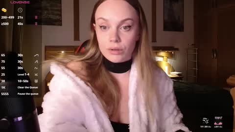 Snapshot of wet_lana chatting on November 3, 8:21 pm Lana online show from November 3, 8:21 pm