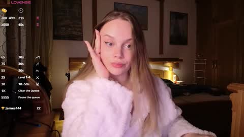 Snapshot of wet_lana chatting on November 7, 9:15 pm Lana online show from November 7, 9:15 pm