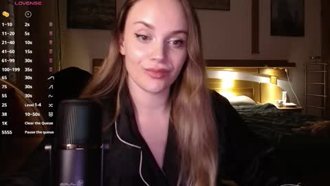 Snapshot of wet_lana chatting on November 11, 8:53 pm Lana online show from November 11, 8:53 pm