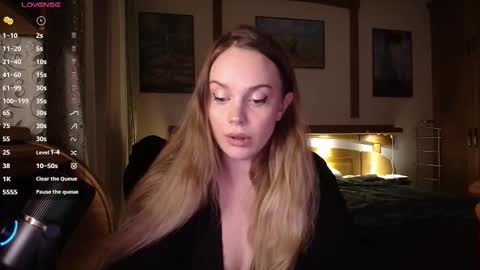 Snapshot of wet_lana chatting on November 17, 8:47 pm Lana online show from November 17, 8:47 pm